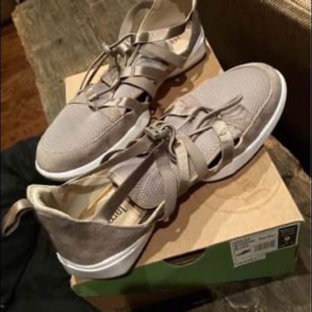 Jambu Azaleas shoes